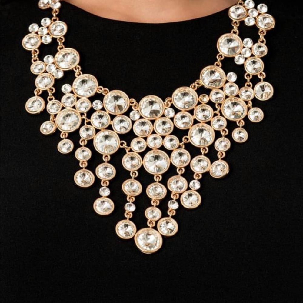Beautiful Gold Z Collection Signature Series Necklace.